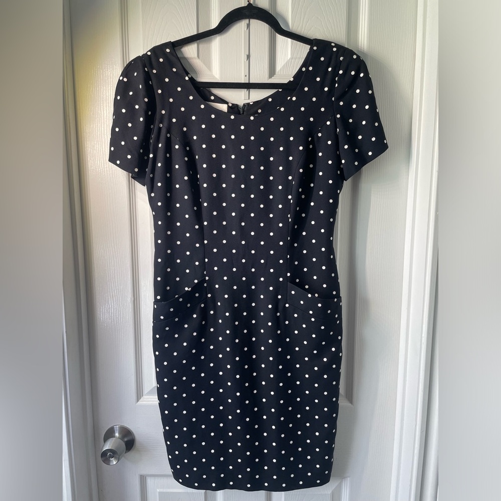 Black and White Polka Dot Sheath Dress with Short Sleeves